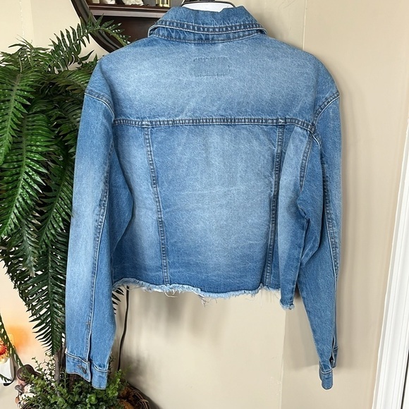 NWOT Red Star Button Up Jean Jacket Cotton Denim Faded Blue Cropped Frayed - Picture 6 of 10